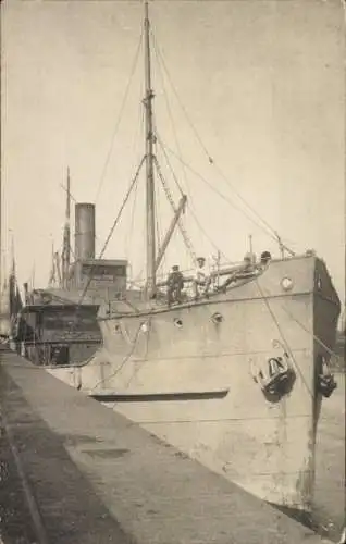 Foto Ak Frachtschiff Angleterre im Hafen