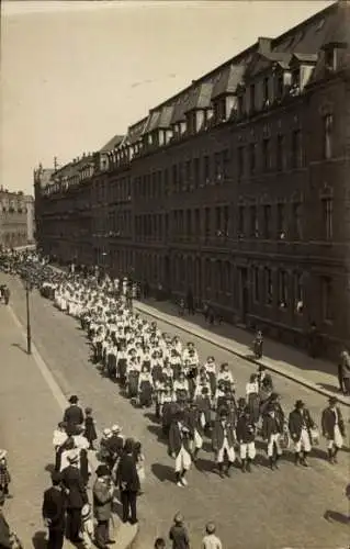 Foto Ak Zwickau in Sachsen, Festzug, Turnverein mit Spielmannschor, 1913