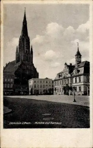 Ak Demmin in Vorpommern, Kirche mit Rathaus