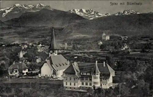 Ak Spiez Kanton Bern, Blick auf die Stadt mit Blümlisalp