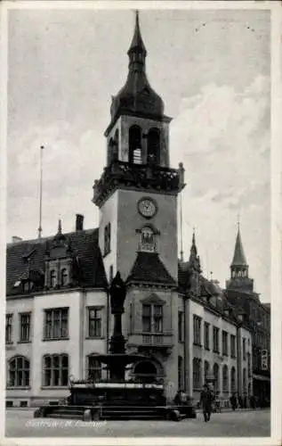 Ak Güstrow in Mecklenburg, Postamt, Brunnen