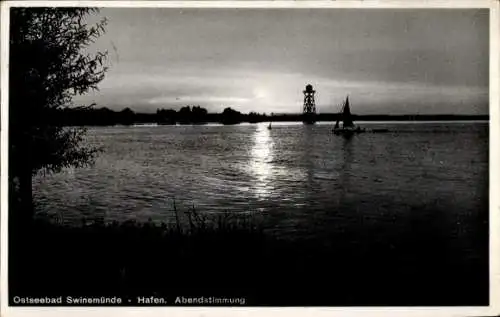 Ak Świnoujście Swinemünde Pommern, Hafen, Abendstimmung