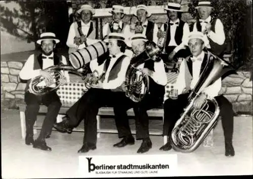 Ak Musikgruppe berliner stadtmusikanten, Portrait mit Musikinstrumenten, Autogramm