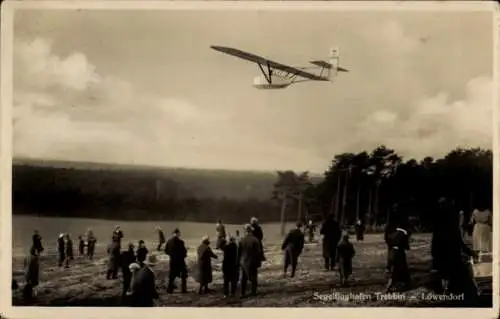 Ak Löwendorf Trebbin in Brandenburg, Segelflughafen, Segelflugzeug, Zuschauer