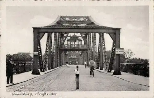 Ak Rendsburg in Schleswig Holstein, Brücke, Passanten, Fahrrad