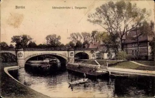 Ak Berlin Tiergarten, Schleusenbrücke im Tiergarten