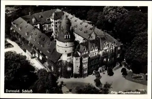 Ak Detmold in Nordrhein Westfalen, Schloss, Fliegeraufnahme