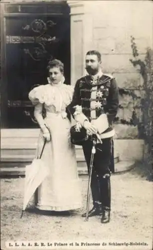 Ak Prinz Ernst Guenther und Prinzessin Dorothea von Schleswig Holstein, Husaren Uniform