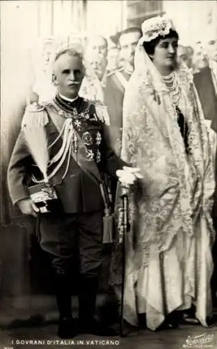 Ak Vittorio Emanuele III., König Viktor Emanuel III. von Italien, Elena von Montenegro, im Vatikan