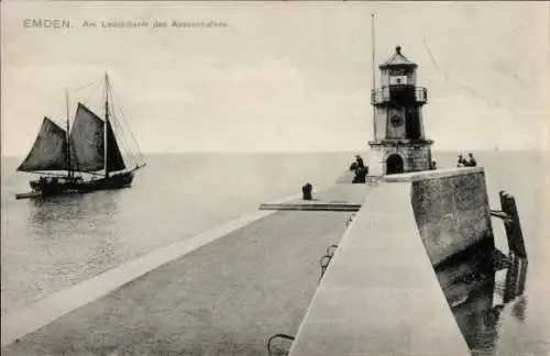 Ak Emden in Ostfriesland, Außenhafen, Leuchtturm