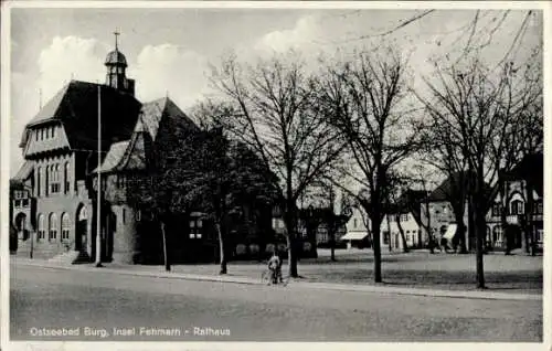 Ak Burg auf der Insel Fehmarn, Blick auf das Rathaus, Gasthof Liesenberg