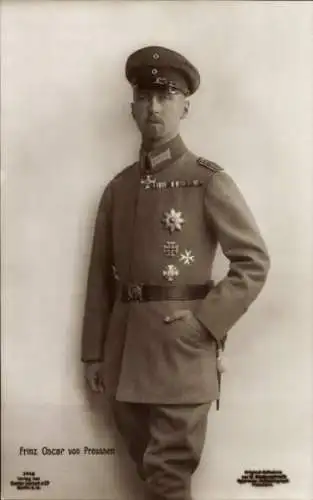 Ak Oskar Prinz von Preußen, Portrait, Uniform, Orden