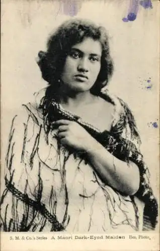 Ak Neuseeland, Maori Dark Eyed Maiden, Portrait