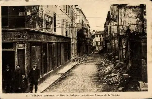 Ak Verdun Lothringen Meuse, Rue du St. Esprit, jetzt Avenue de la Victoire