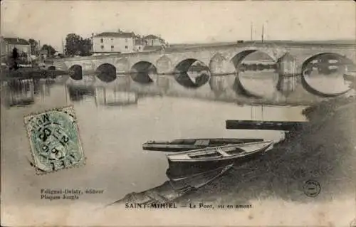 Ak Saint Mihiel Maas, die Brücke, flussaufwärts gesehen