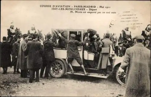 Ak Paris-Madrid Aviation Race 1911, Monis wird von einem Autotaxi weggebracht