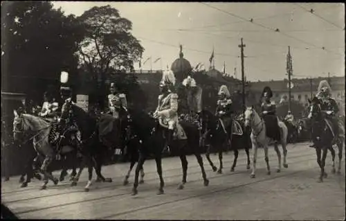 Foto Ak Bernhard von Sachsen-Meiningen, Charlotte von Preußen, Pferde, Uniformen