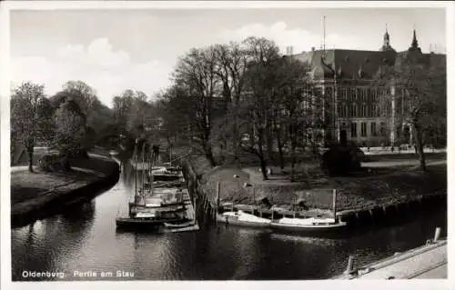 Ak Oldenburg in Oldenburg, Stau, Boote, Gebäude