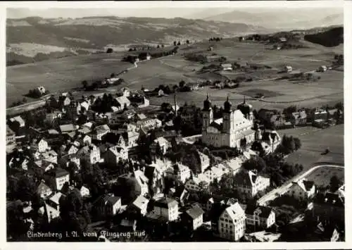 Ak Lindenberg im Allgäu Schwaben, Fliegeraufnahme, Kirche