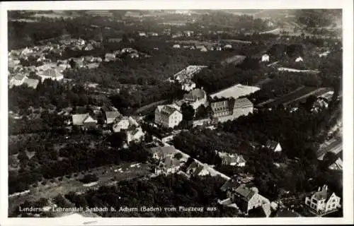 Ak Sasbach am Kaiserstuhl Sasbach am Rhein Baden, Fliegeraufnahme, Lendersche Lehranstalt