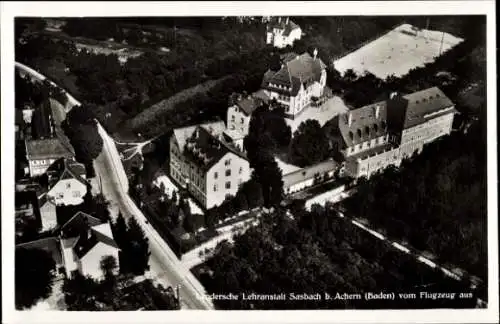 Ak Sasbach Ortenaukreis, Landersche Lehranstalt, Fliegeraufnahme
