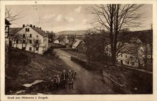 Ak Mildenau im Erzgebirge, Teilansicht, Straßenpartie, Kinder