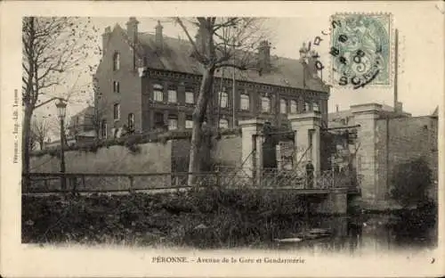 Ak Péronne Somme, Avenue de la Gare, Gendarmerie