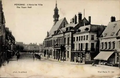 Ak Péronne Somme, Rathaus, Straße, Geschäfte