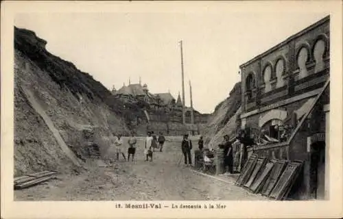 Ak Mesnil Val Seine Maritime, La descente a la Mer