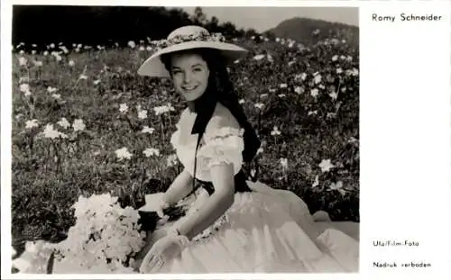 Ak Schauspielerin Romy Schneider, Portrait