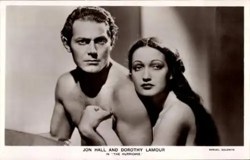 Ak Schauspieler Jon Hall, Schauspielerin Dorothy Lamour, Filmszene The Hurricane