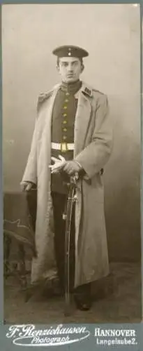 Kabinett Foto Hannover in Niedersachsen, Deutscher Soldat in Uniform, Standportrait