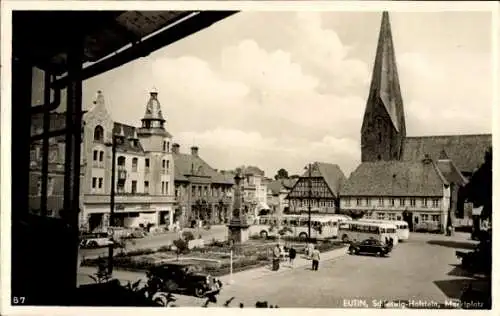 Ak Eutin in Ostholstein, Marktplatz, Kirche, Denkmal