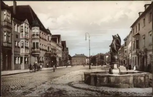 Ak Bayreuth in Oberfranken, Marktplatz, Brunnen