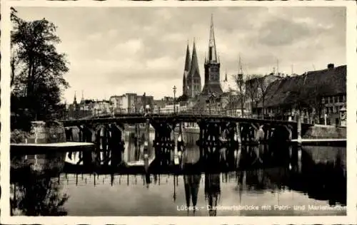 Ak Lübeck in Schleswig Holstein, Dankwartsbrücke mit Petri- und Marienkirche