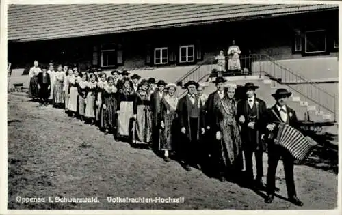 Ak Oppenau im Schwarzwald, Volkstrachten-Hochzeit, Akkordeon, Personen