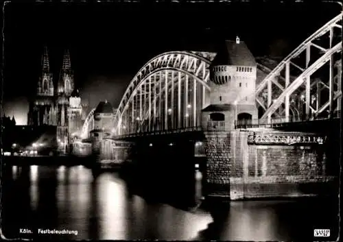 Ak Köln am Rhein, Dom, Rheinbrücke, Nachtbeleuchtung