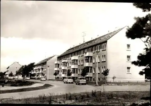 Ak Ostseebad Karlshagen auf Usedom, Straße des Friedens, Trabant