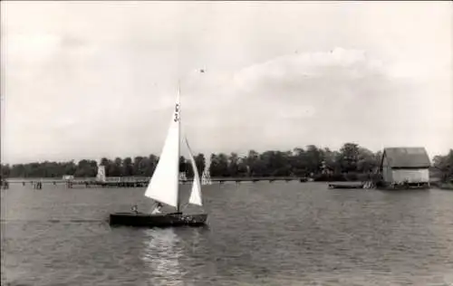 Ak Neustadt Glewe in Mecklenburg, See, Panorama, Stege, Segelboot