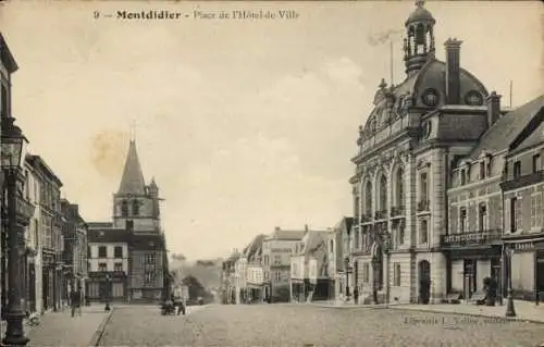 Ak Montdidier Somme, Rathausplatz, Rathaus, Kirche