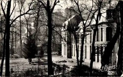 Ak Luzancy Seine et Marne, Le Parc du Chateau et l'Eglise