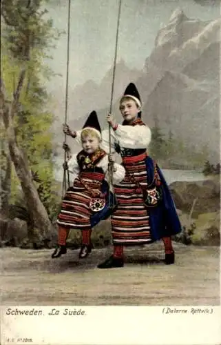 Ak Kinder in schwedischer Tracht, Schaukel