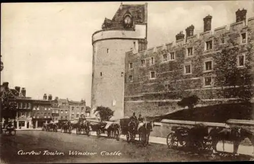 Ak Windsor Berkshire England, Schloss Windsor, Curfew-Tower