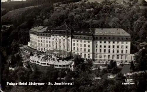 Ak Jáchymov Sankt Joachimsthal Region Karlsbad, Palace Hotel, Luftbild