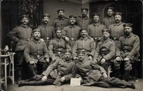 Ak Thionville Diedenhofen Moselle, Soldaten, Gruppenfoto