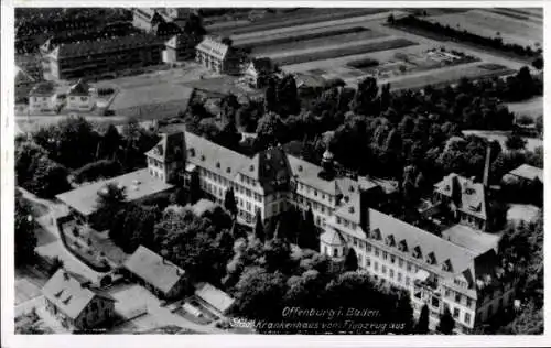 Ak Offenburg in Baden Schwarzwald, Städtisches Krankenhaus, Fliegeraufnahme