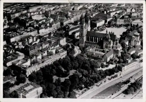 Ak Magdeburg an der Elbe, Dom, Fliegeraufnahme