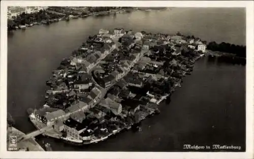 Ak Malchow in Mecklenburg, Fliegeraufnahme, Panorama vom Ort, Klinke 14031