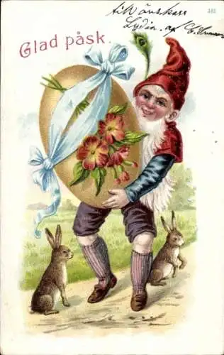 Litho Glückwunsch Ostern, Zwerg mit großem Osterei, Osterhase, Pfauenfeder