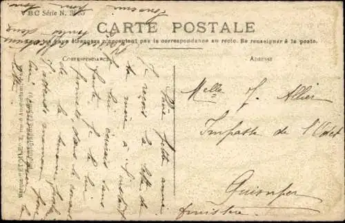 Ak Drei junge Katzen auf dem Tisch